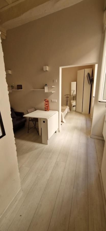 Savelli Apartment Old Town - Near Navona Place โรม ภายนอก รูปภาพ