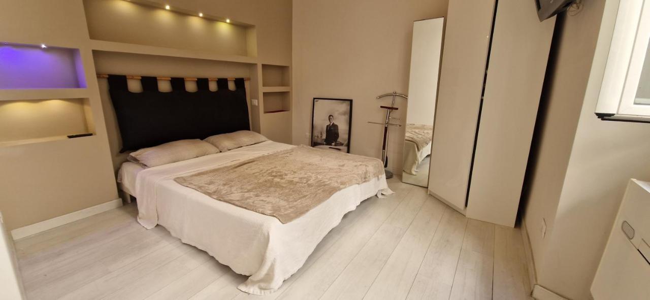 Savelli Apartment Old Town - Near Navona Place โรม ภายนอก รูปภาพ
